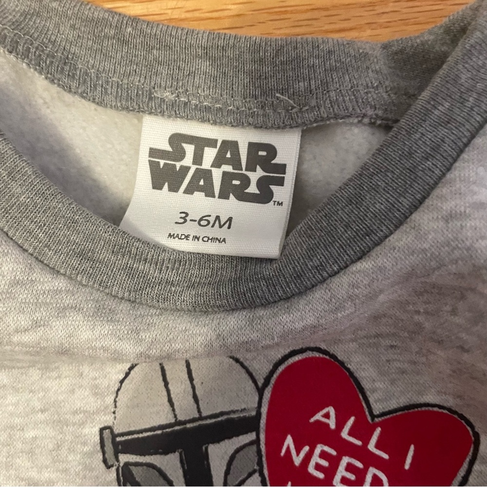 Star Wars Mandalorian gray matching sweatshirt and pant set new with tags - Picture 5 of 6